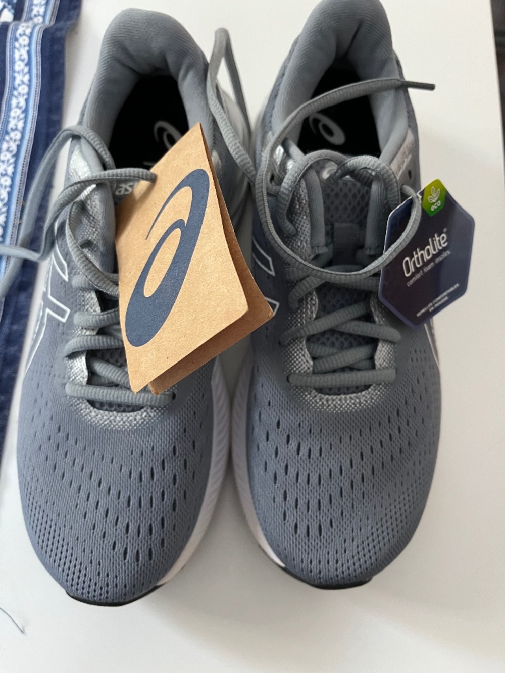ASICS Gel Excite 8, Size 7, New with tags used once ! Retail $75